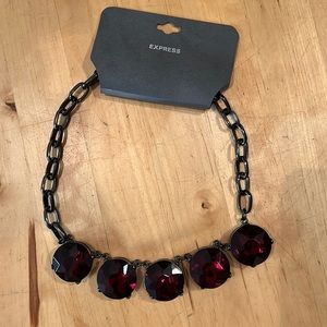 Necklace red stones w chrome chain nee